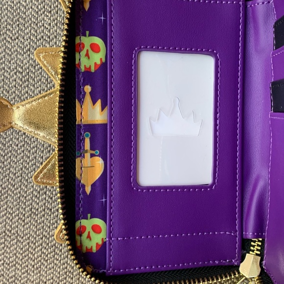 Loungefly Disney Snow White Evil Queen Sequin Cosplay Zip Around Wallet - Picture 11 of 16